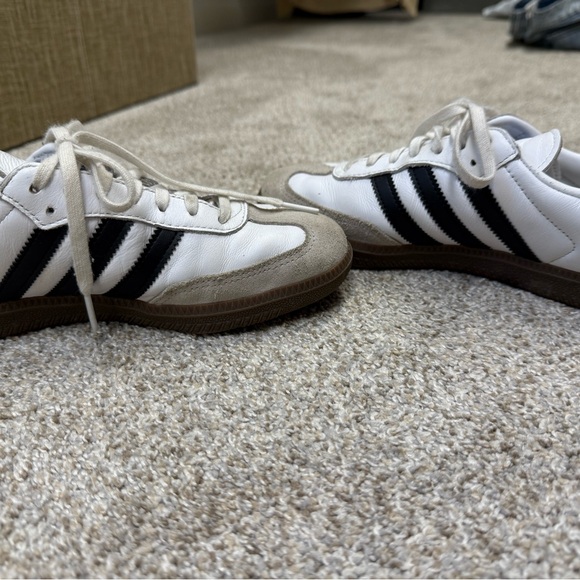 Adidas sambas White and Black Sneakers Low-Top Athletic Shoes (women’s 7) - Picture 4 of 8